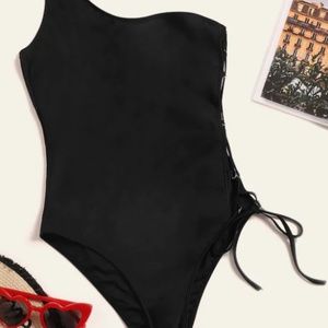 NWT One Shoulder Lace-Up Side One Piece Swimsuit